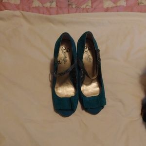 Seychelles blue heels